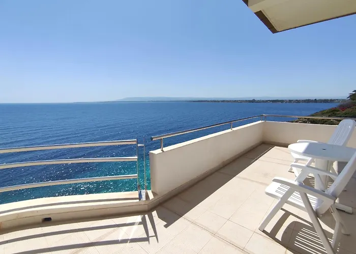 Aparthotel La Rosa Sul Mare 4*