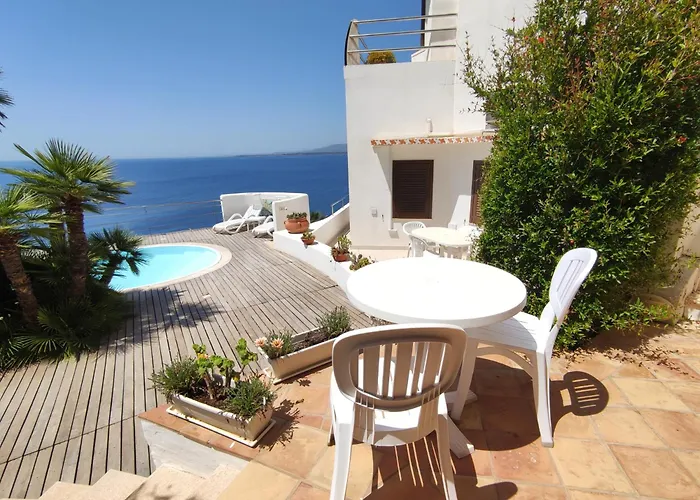 Aparthotel La Rosa Sul Mare 4*