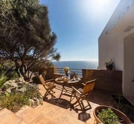 La Rosa Sul Mare Lägenhetshotell 4*