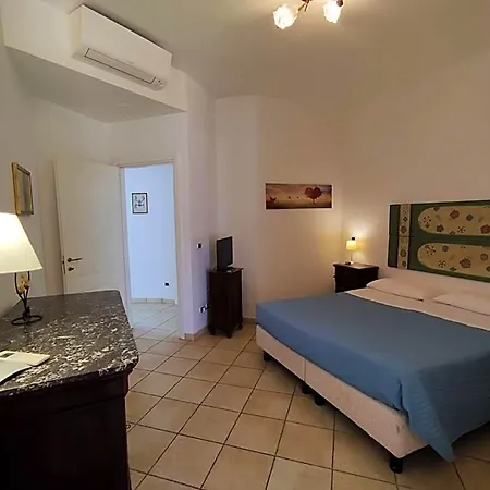Lägenhetshotell La Rosa Sul Mare 4*