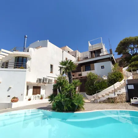 La Rosa Sul Mare Aparthotel 4*