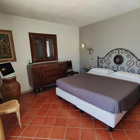 La Rosa Sul Mare Aparthotel 4*