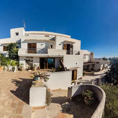 Aparthotel La Rosa Sul Mare